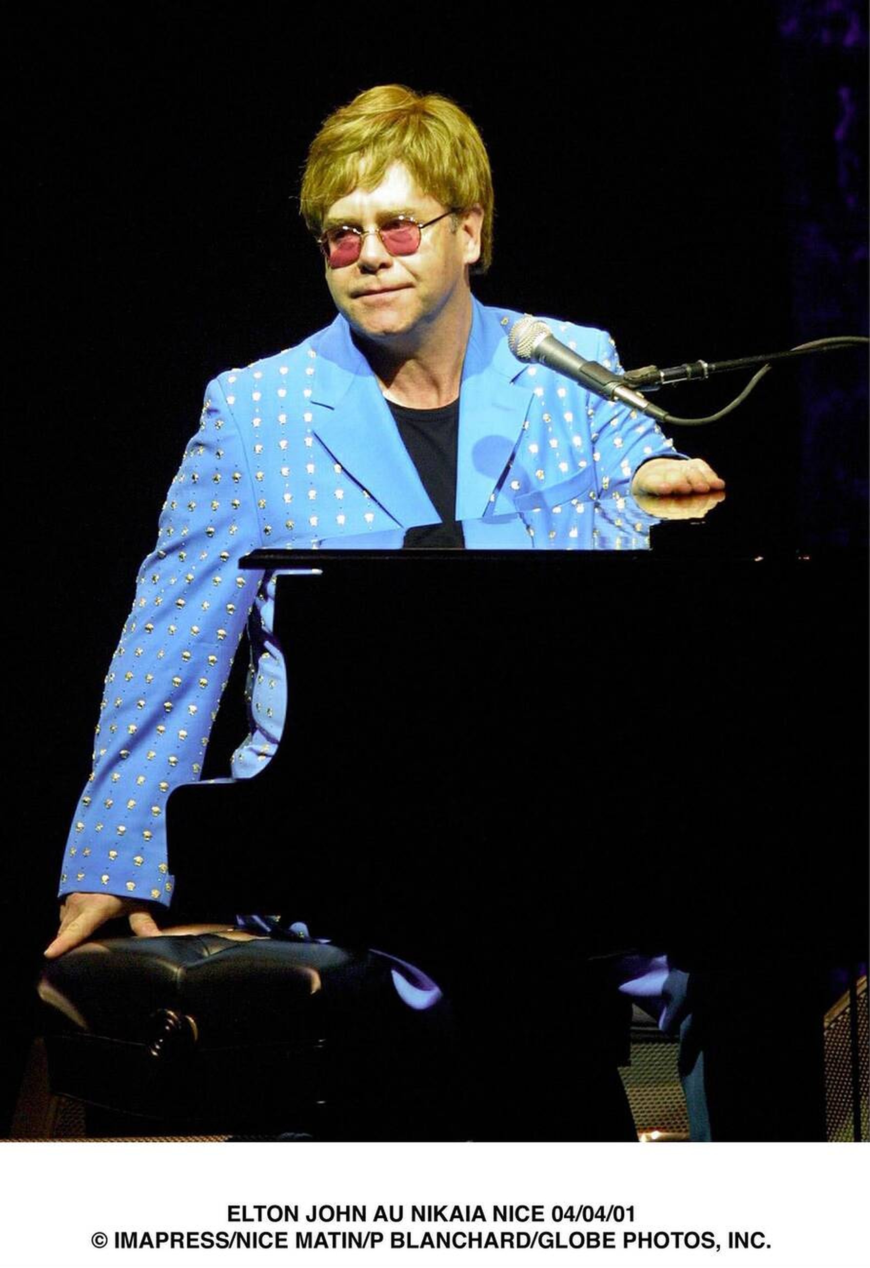 Elton John live in concert at Nikaia, Nice – April 4, 2001
