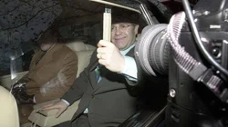 Elton John arriving at High Court in London, November 2000