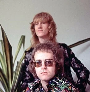 Davey Johnstone met Elton John