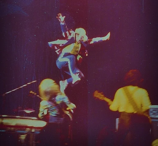 Date: Wednesday, July 28, 1976 Venue: Chicago Stadium