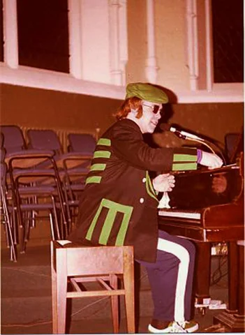 UK CONCERT - 1977 Baledictory Ball, Shoreditch College Chapel, Egham