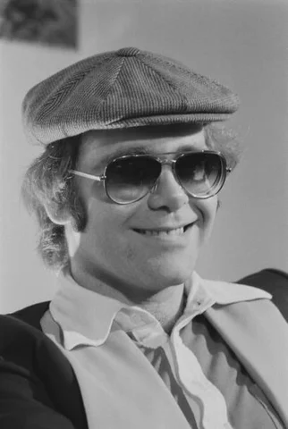 2 may 1977