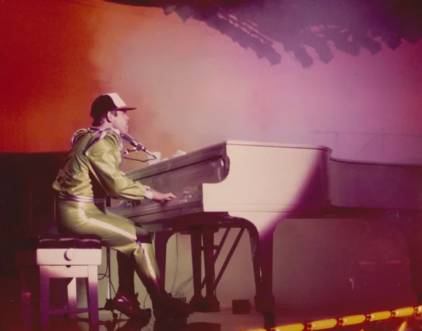 Elton John Tour 1980 Opening as support was Rocket Records recording artist Judy Tzuke promoting her album "Sports Car".