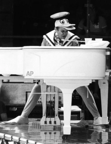 Elton John’s Career Highlights in 1980