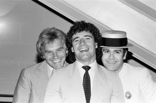 kevin keegan pictured with freddie starr and elton john kevin keegan collected his adidas shoot magazine golden shoe award for getting most goals in the first division last season 25th august 1982
