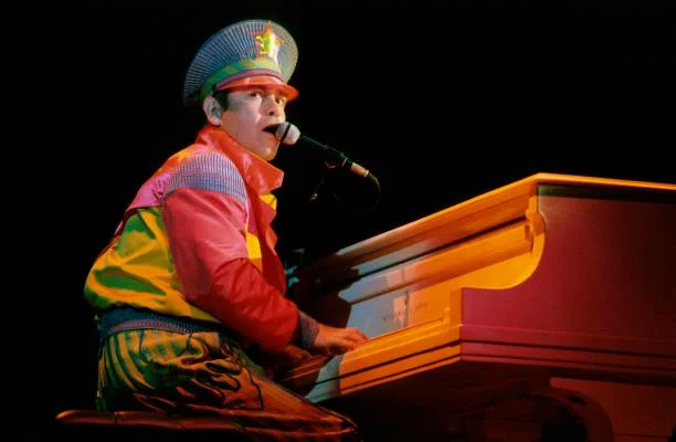 Photo of Elton JOHN; performing live onstage