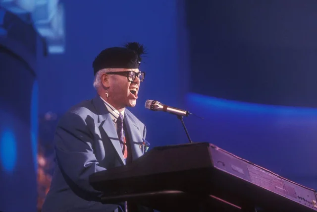 Elton john performing at Sanremo Music Festival 1989