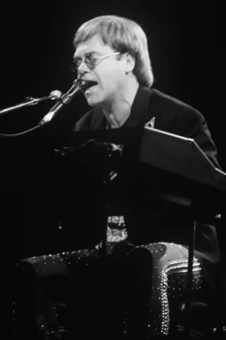 Elton John In Concert - Oakland CA 1992