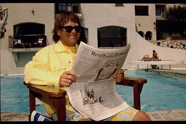 ELTON JOHN IN ST TROPEZ