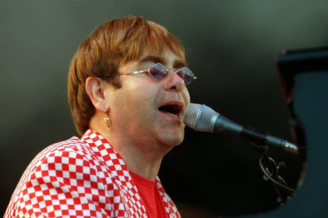 The singer and entertainer Elton John singing his new hit "Made in England". The Festival "Rock over Germany" started in Luneburg on 17th and 18th June 1995. | usage worldwide